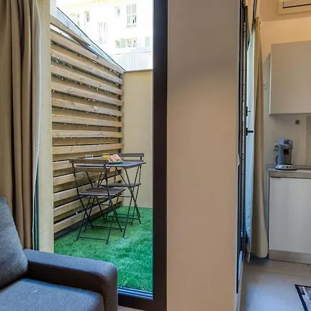 #14 Duplex Tonduti Terrace 5min Old Town Apartment